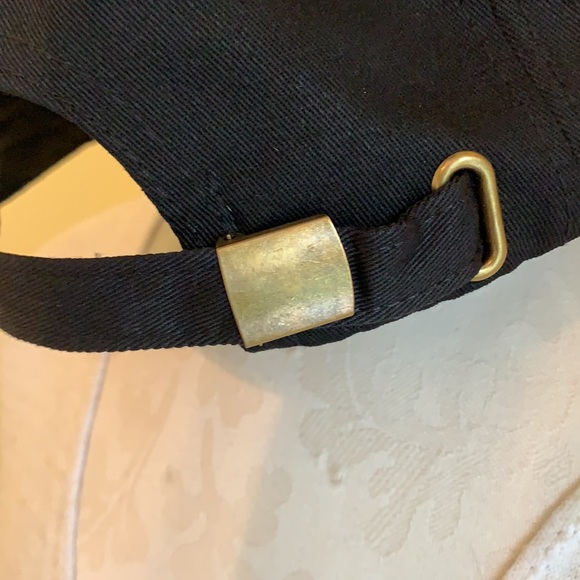 NWT black cap - Picture 4 of 4
